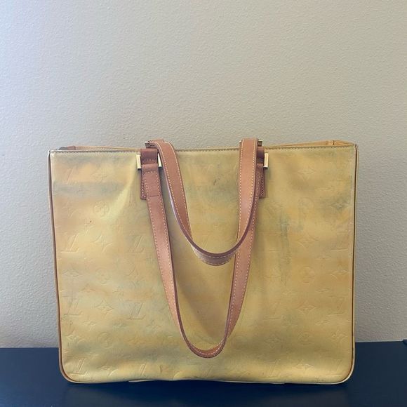 Authentic Louis Vuitton Vernis Tote Monogram Bag - Picture 4 of 15